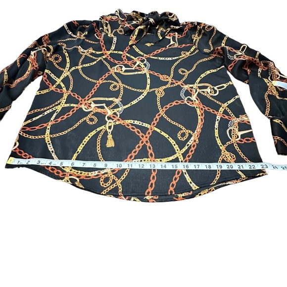 WORTHINGTON BRAND CHAIN PRINT BLOUSE W/3 BUTTON NECKLINE AND ATTACHED TIE. - Picture 13 of 16